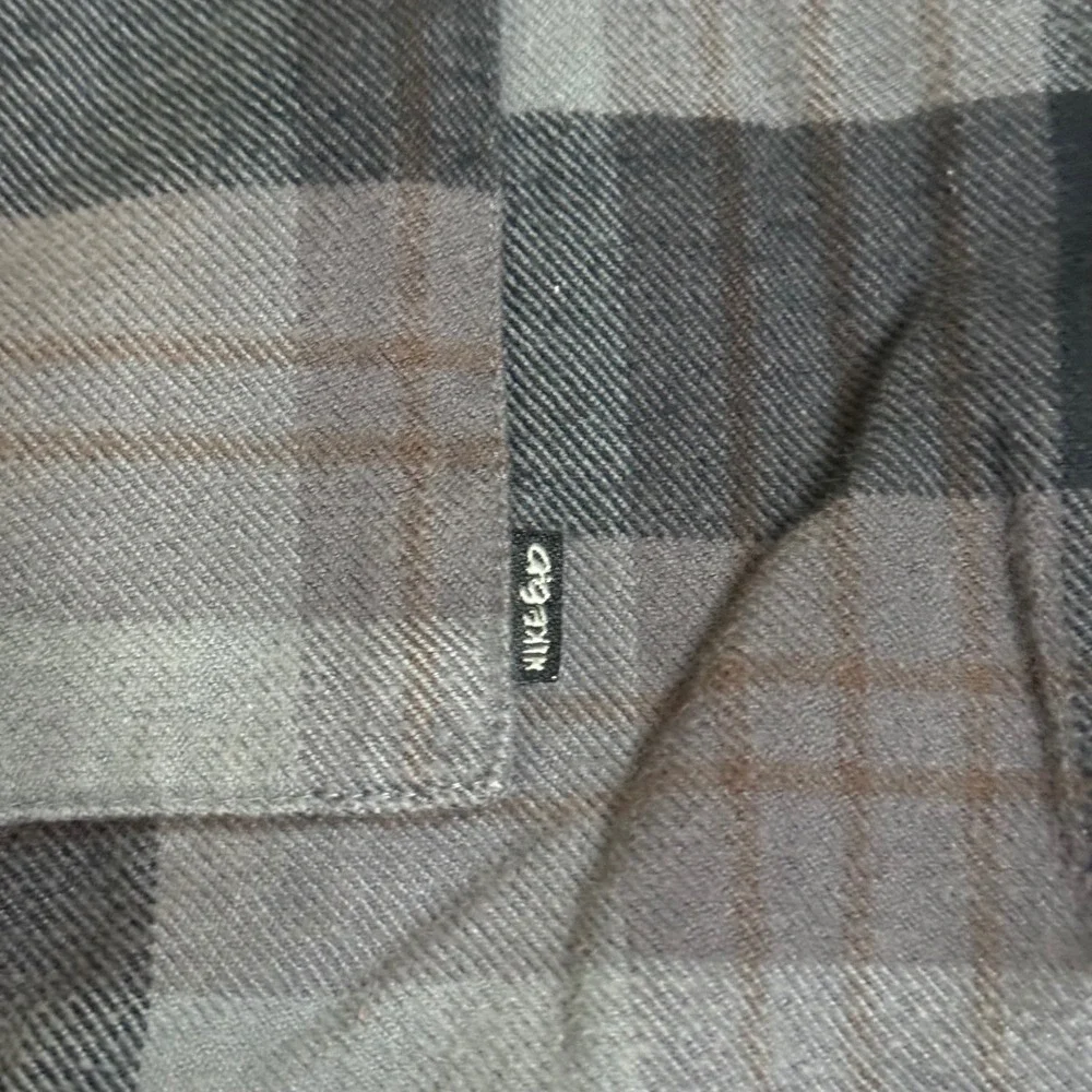 Nike 6.0 skater Flannel Shirt Mens Large Black Plaid Button Up 404546-021